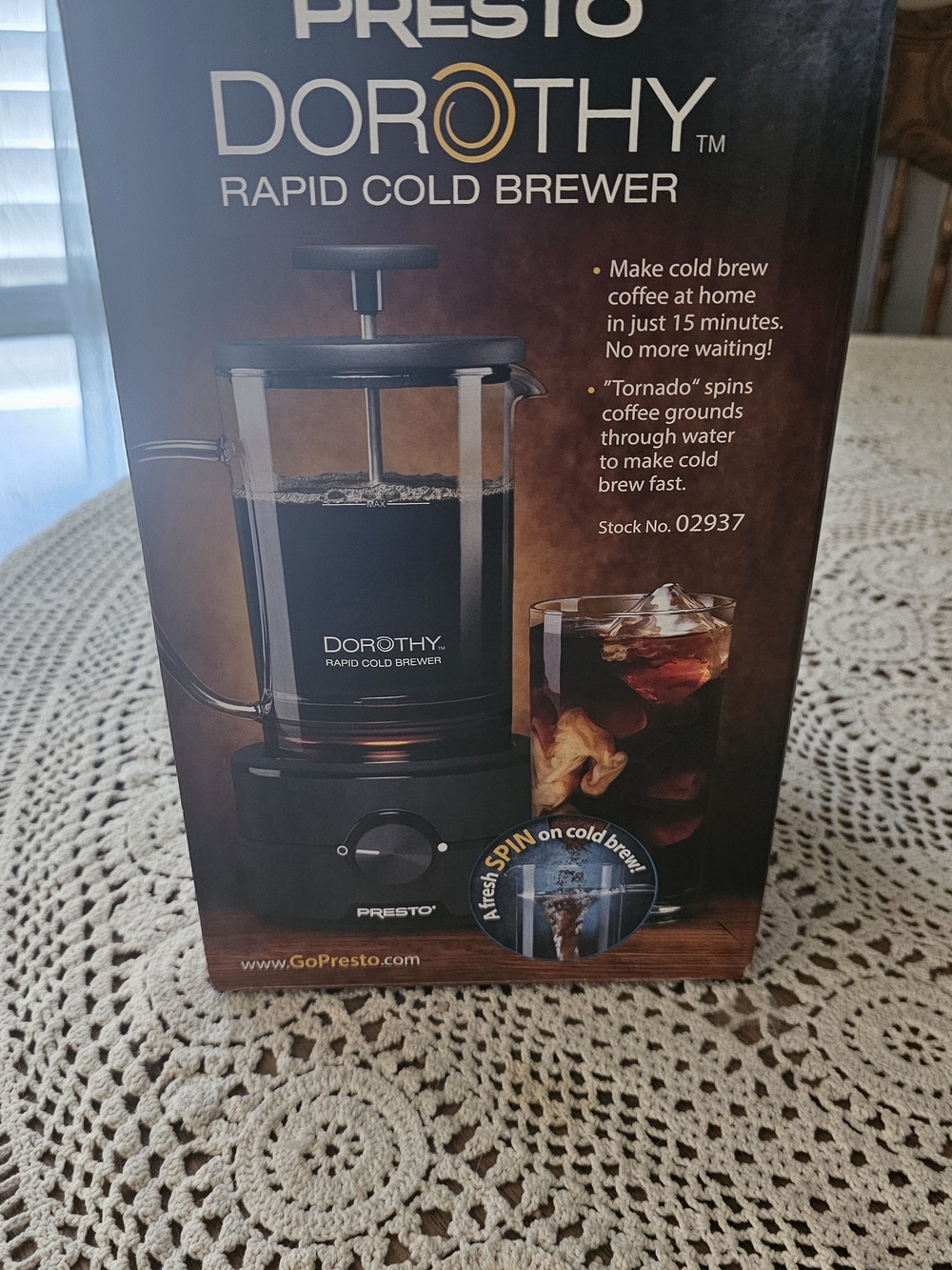 Presto Dorothy Rapid Cold Brew Coffee Maker - Black with Gold Accent